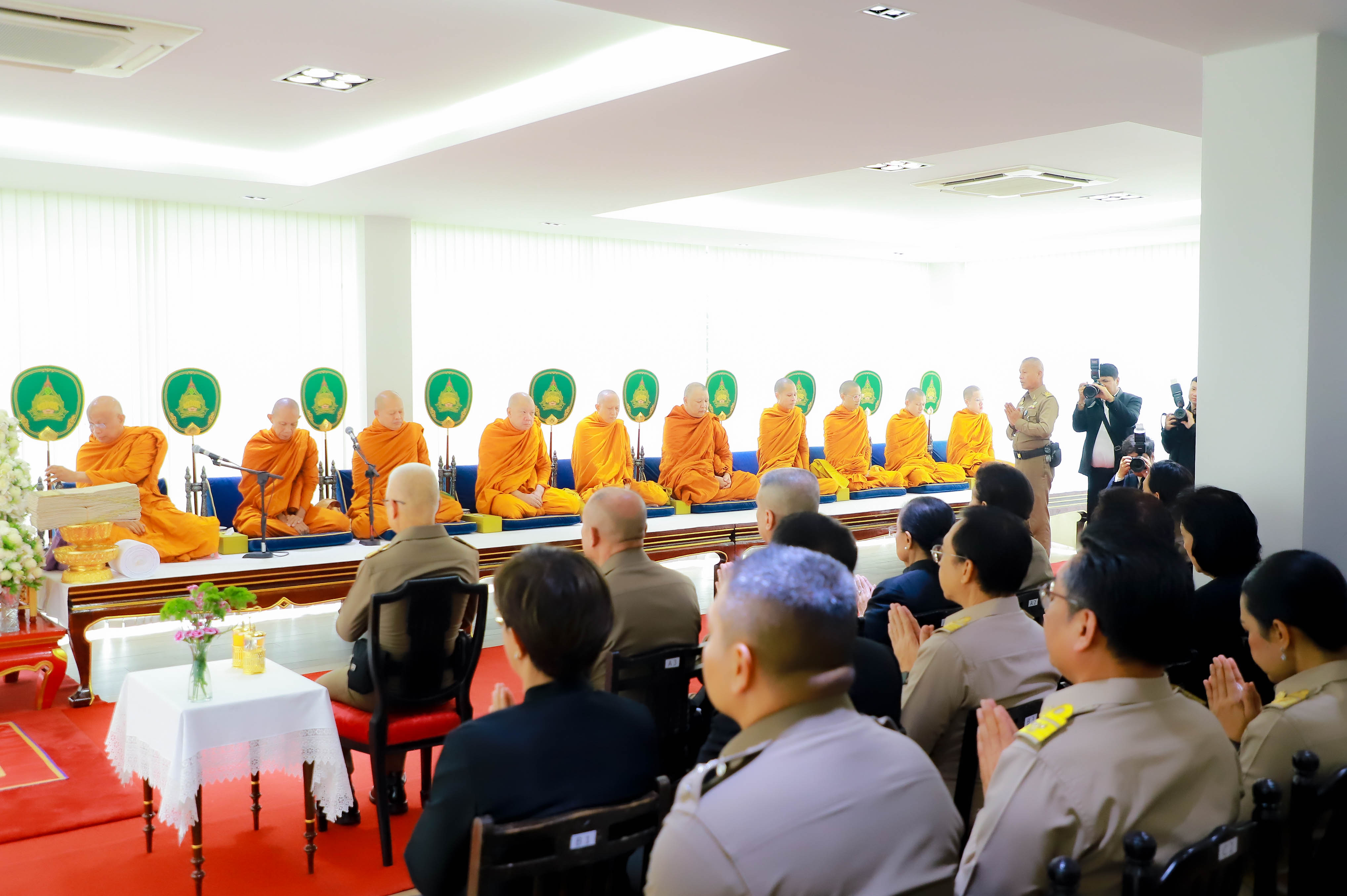 title - ส.ป.ก. เข้าร่วมพิธีเจริญพระพุทธมนต์บำเพ็ญพระราชกุศล ถวายความอาลัยแด่ สมเด็จพระนางเจ้าสิริกิติ์ พระบรมราชินีนาถ พระบรมราชชนนีพันปีหลวง และสมเด็จพระเจ้าลูกเธอ เจ้าฟ้าพัชรกิติยาภา นเรนทิราเทพยวดี กรมหลวงราชสาริณีสิริพัชร มหาวัชรราชธิดา